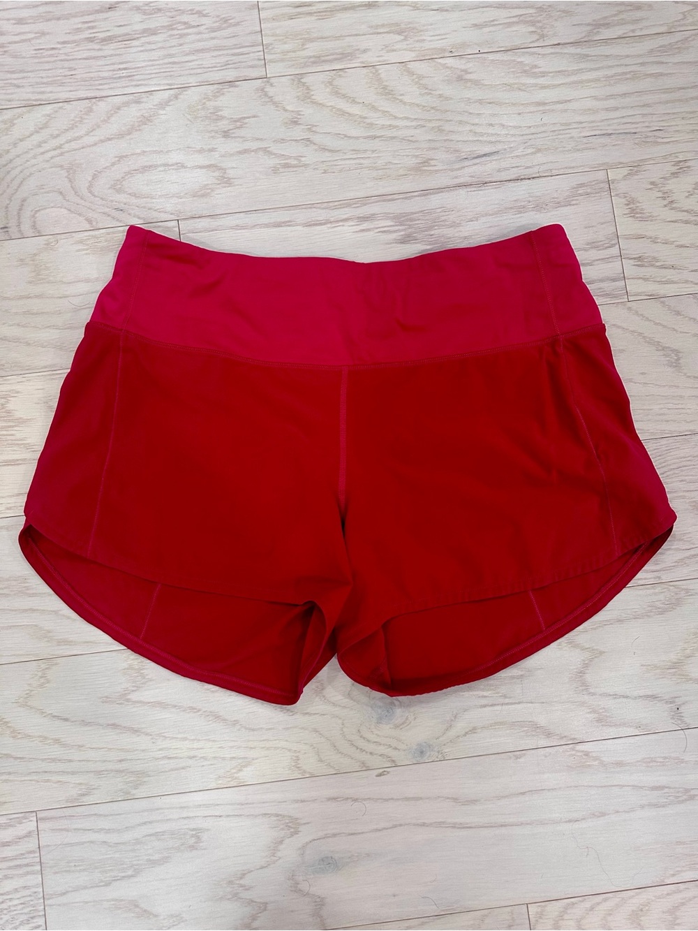 Lululemon Speed Up High-Rise Lined Short 4"
Color dark red
Size 10